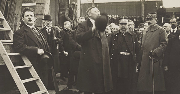 Photo d'Edoaurd Herriot inaugurant la Foire de Lyon en 1916
