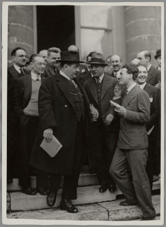 Edouard Herriot lors d'une manifestation : tirage photographique NB par la Société du Petit Parisien et d'éditions Pierre Dupuy et Cie (1924-1955, cote : 100PH/1/102)