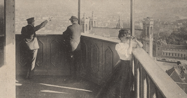 Photographie prise du haut de la tour métallique de Fourvière vers 1910