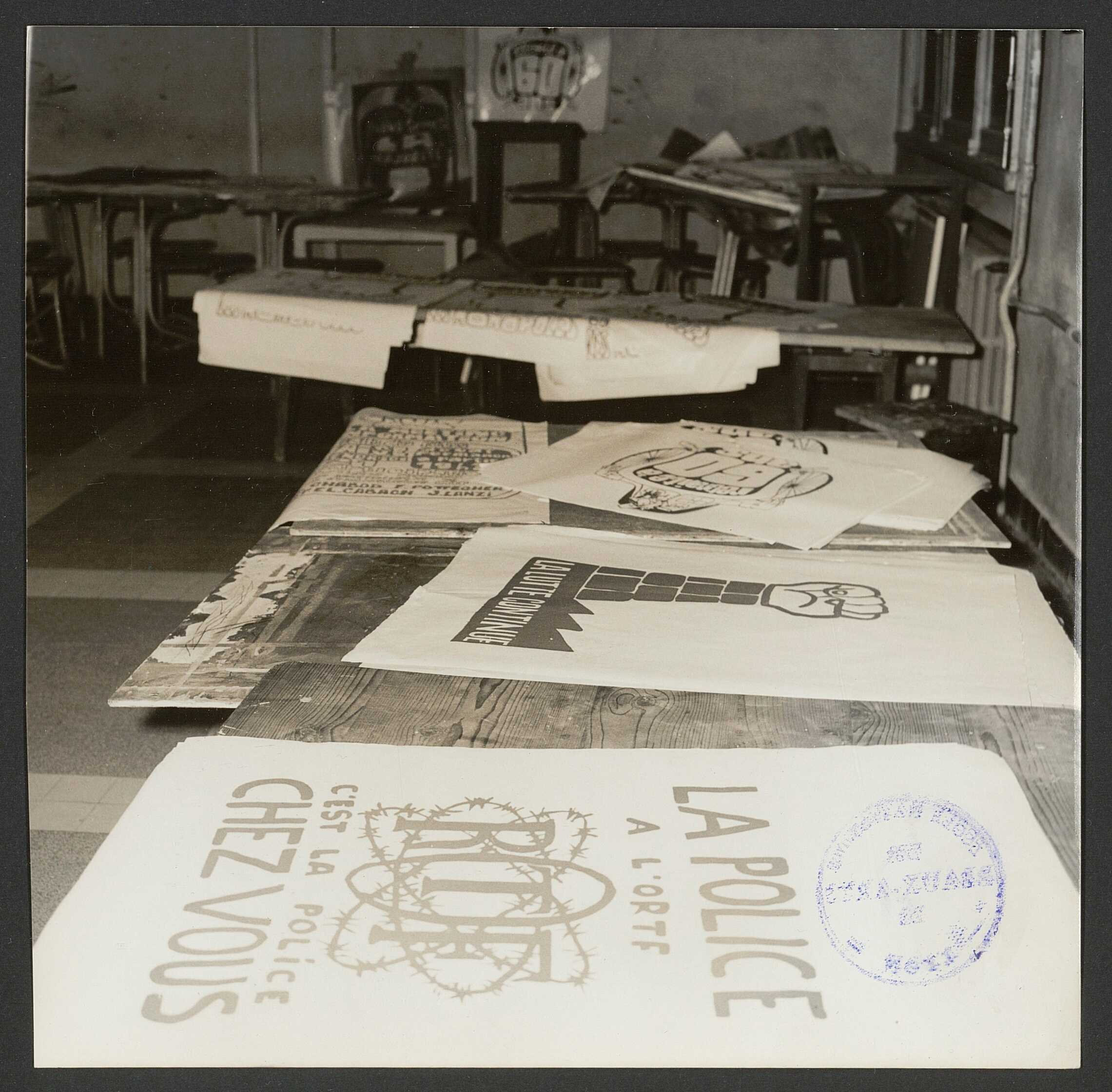 Ecole des Beaux-Arts en mai et juin 1968, atelier de sérigraphie : tirage photo. NB par Jean-Paul Tabey (mai 1968, cote : 100PH/1/124/15, repro. commerciale interdite)