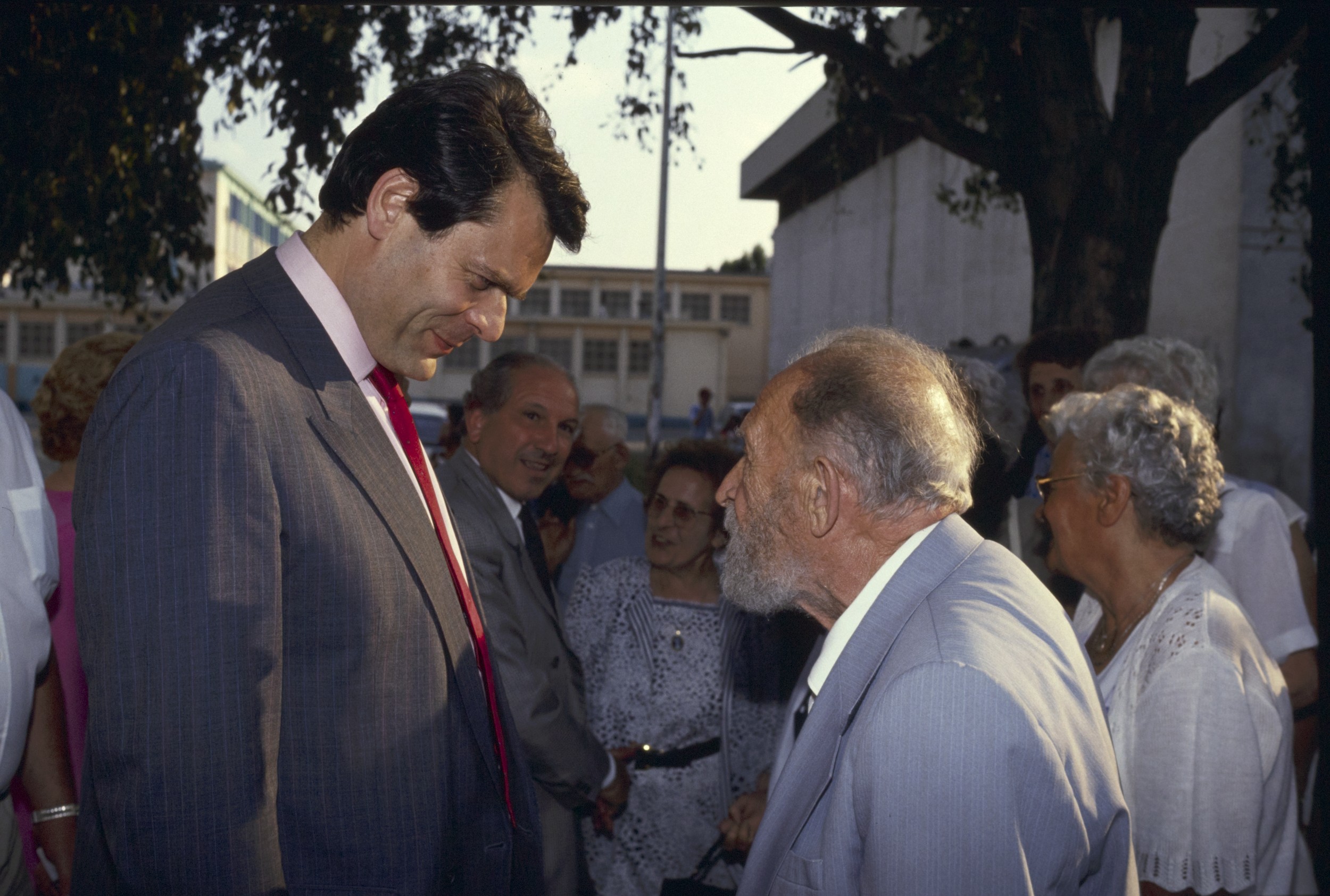 Déplacement officiel de Michel Noir au Centre Social Mermoz : diapositive couleur par Renzi (1990, cote : 1518WP/802, repro. commerciale interdite)