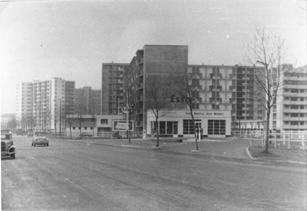 Immeubles 143 avenue Jean-Mermoz : tirage phot. NB par Lachassagne (1955, cote : 1PH/5151/3)