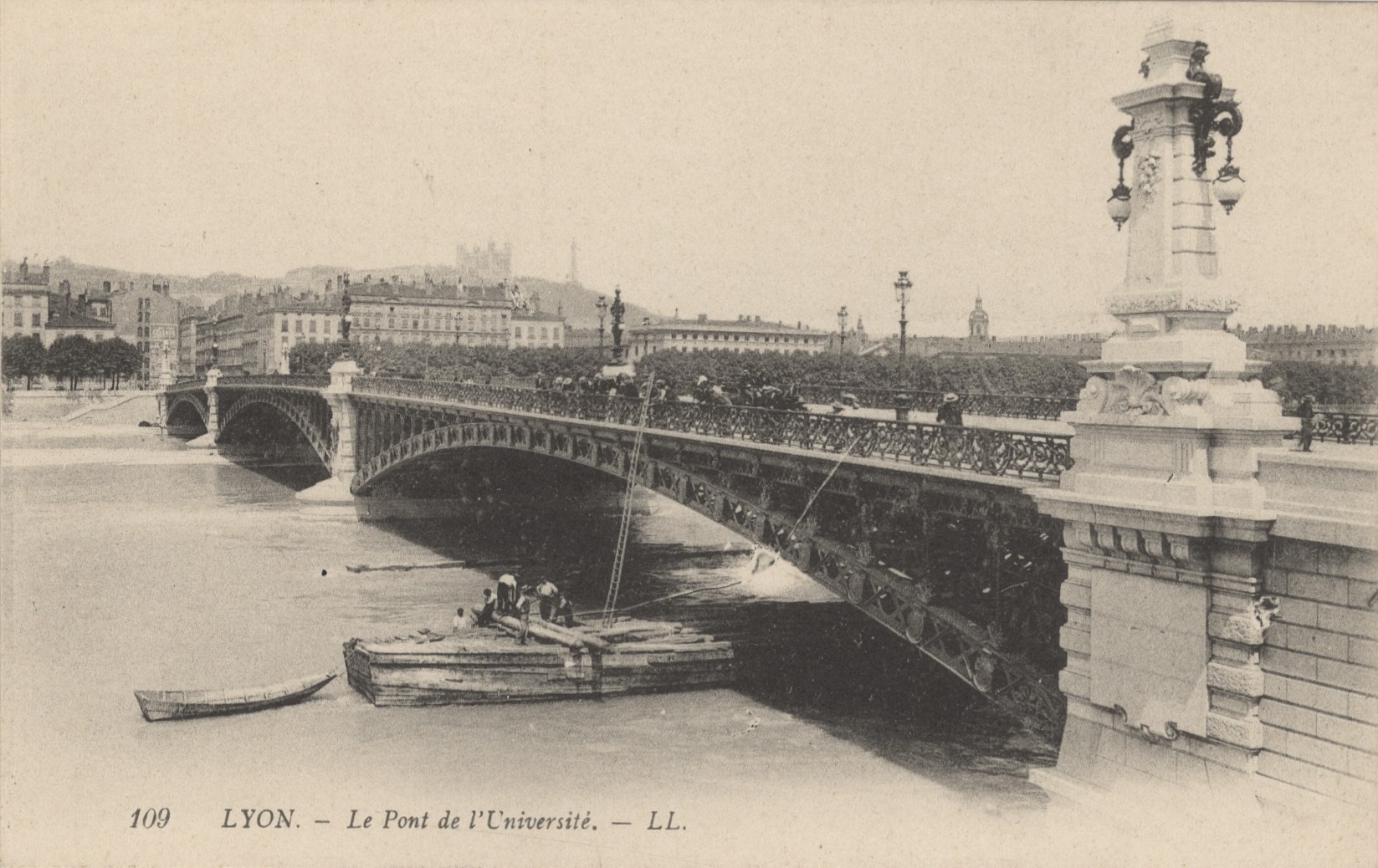 Lyon - Le pont de l'Université : carte postale NB (vers 1910, cote : 4FI/3022)