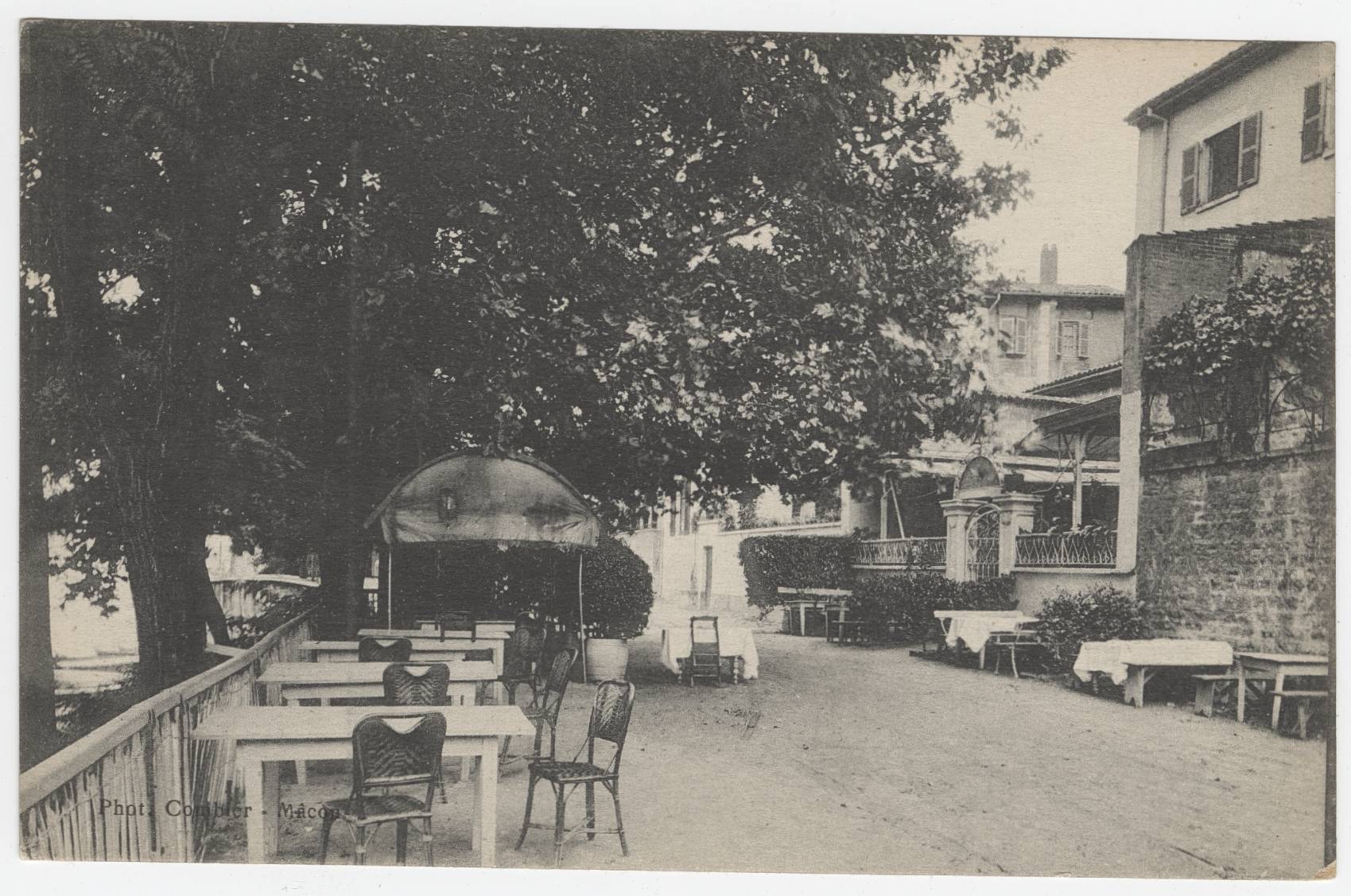 Café-restaurant de la Terrasse - Saint-Rambert-L'Ile Barbe : carte postale NB (vers 1910, cote : 4FI/2322)