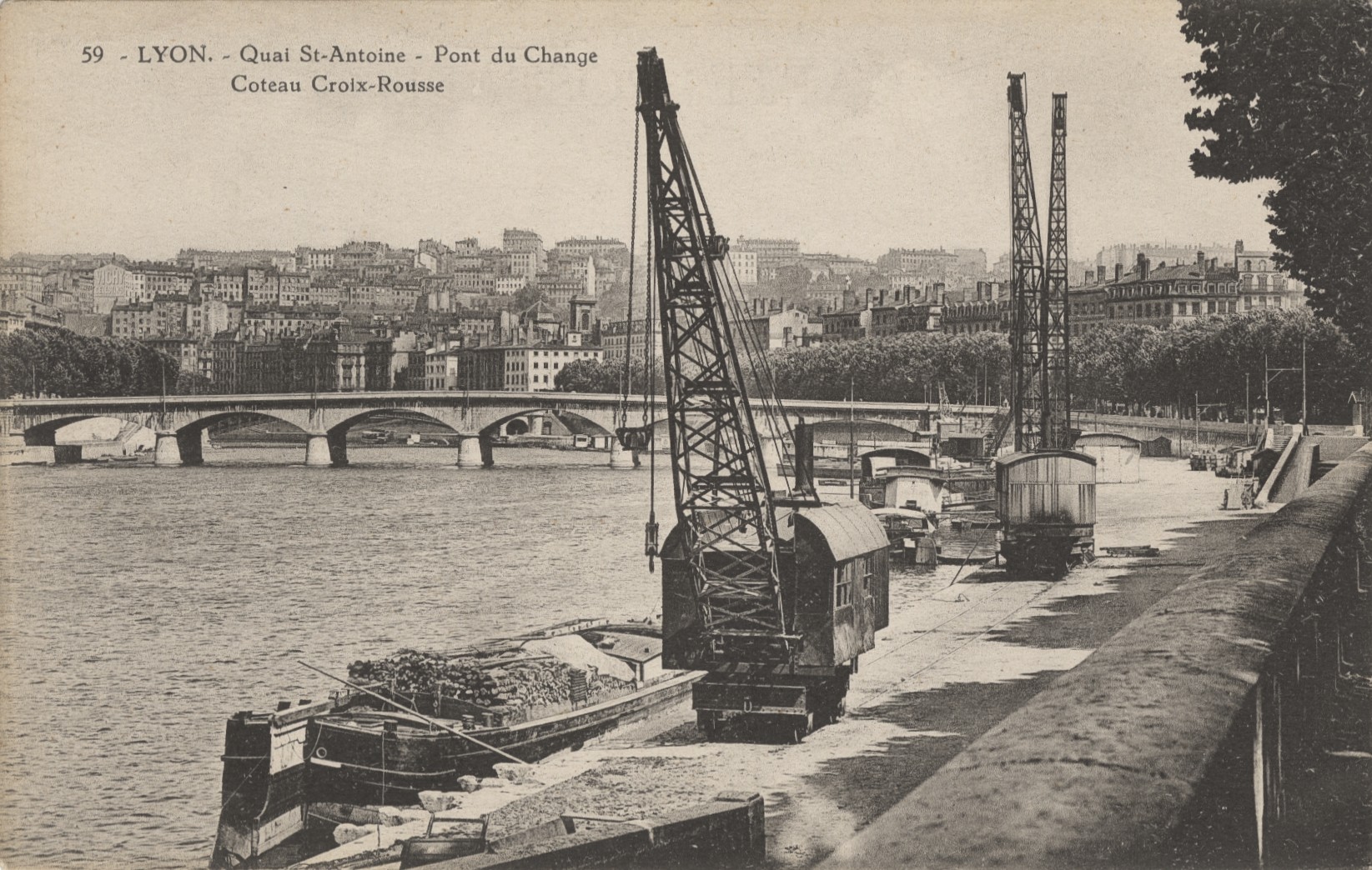 yon-Quai Saint-Antoine, pont du Change, coteau Croix-Rousse : carte postale NB (vers 1910, cote : 4FI/3292)