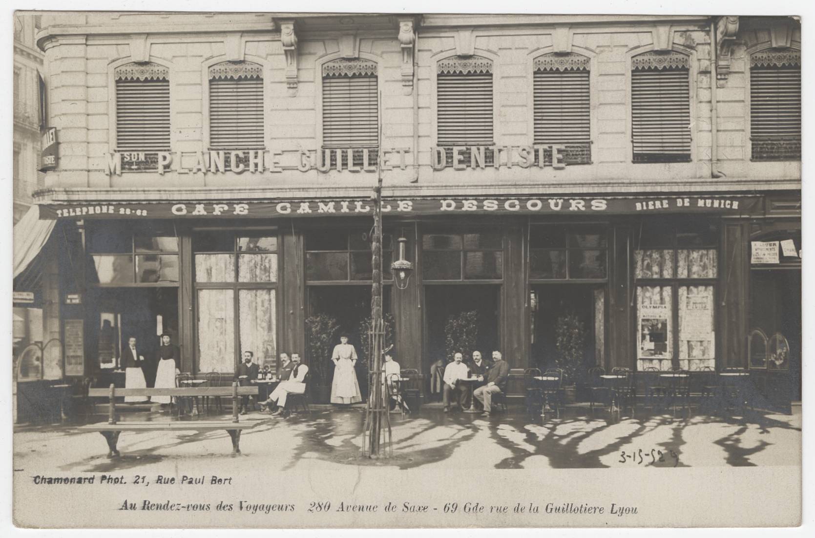 Au Rendez-vous des Voyageurs - 280 avenue de Saxe, 69 grande rue de la Guillotière, Lyon : carte postale NB (vers 1910, cote : 4FI/4159)
