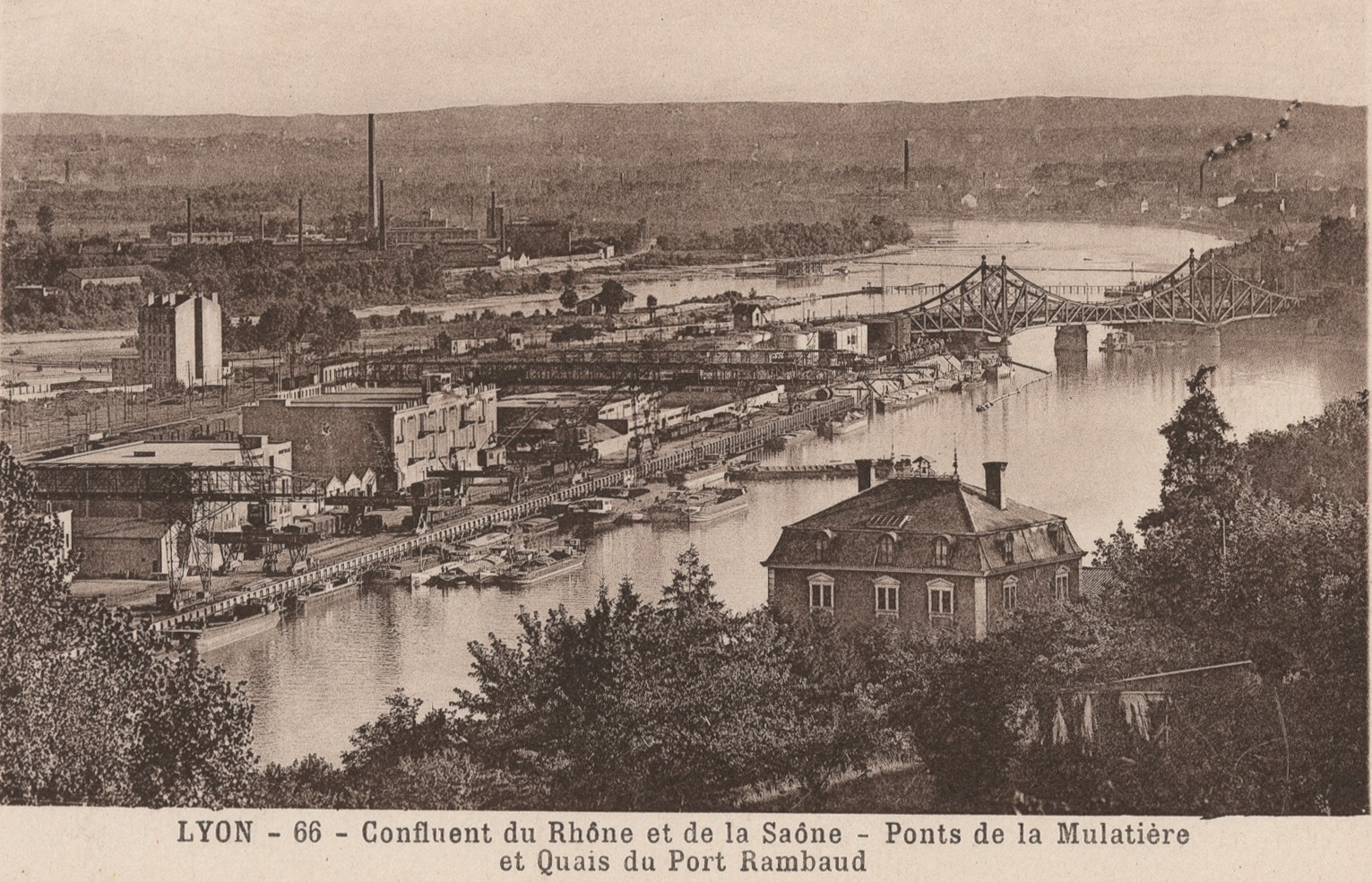 Lyon - Confluent du Rhône et de la Saône : carte postale NB (vers 1910, cote : 4FI/11618)