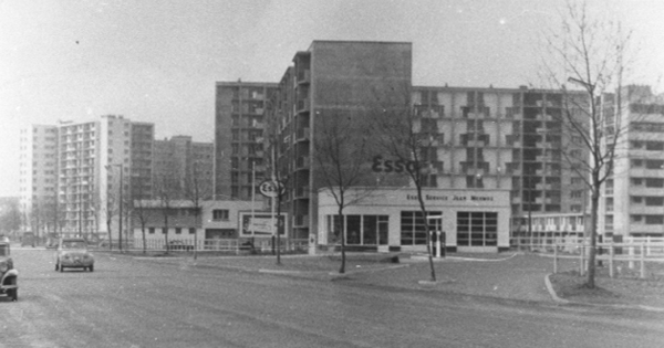 Barres d'habitations du quartier de Mermoz dans les années 70