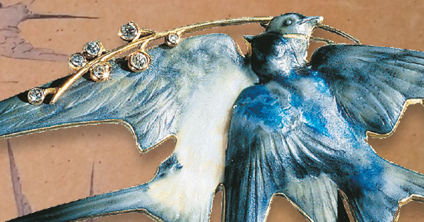 Photo d'un bijou en fore d'oiseau