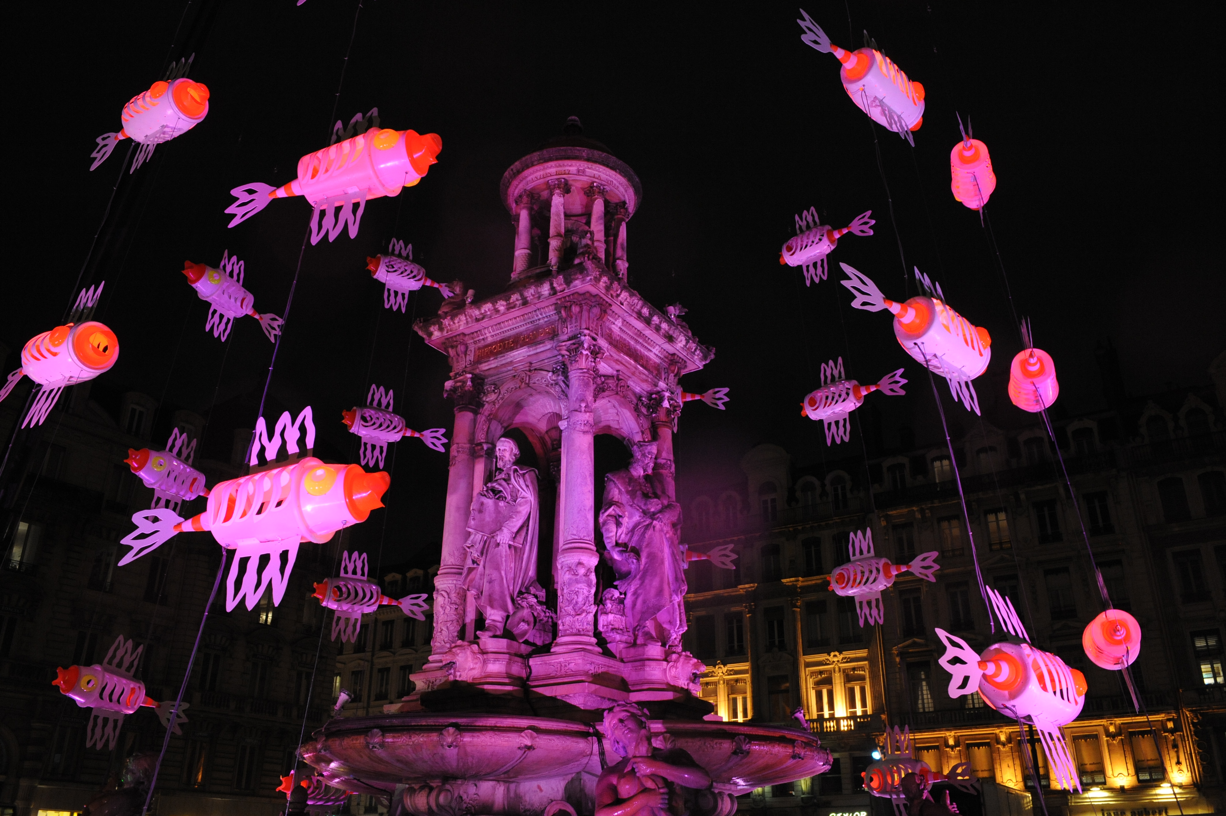 Fête des Lumières 2008, place des Jacobins : photo. couleur M. Chaulet (2008, non coté)