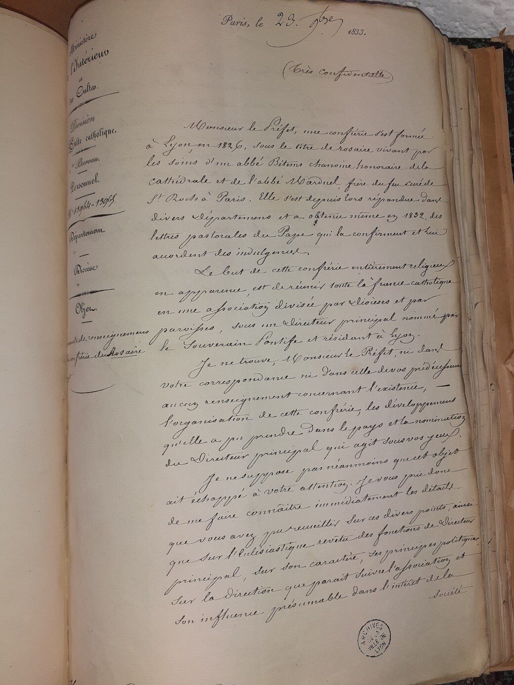 Dépêche du ministère de l’Intérieur concernant le Rosaire vivant, « confrérie entièrement religieuse en apparence », 23 novembre 1833 (AML, 4II/9)