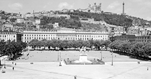 Image de la place Bellecour vers 1910