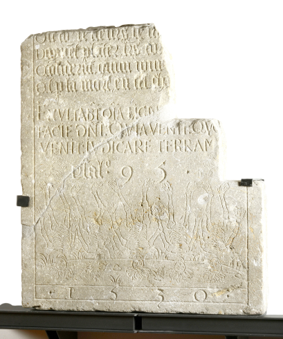 Scène de résurrection des morts ; Dalle funéraire, 1530 ; Pierre, gravé Gadagne, musée d’histoire de Lyon, inv. 37.498