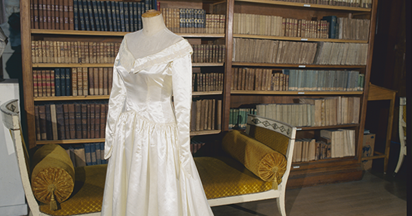 Robe de mariée offerte par les américains en 1949 - 5ph23083