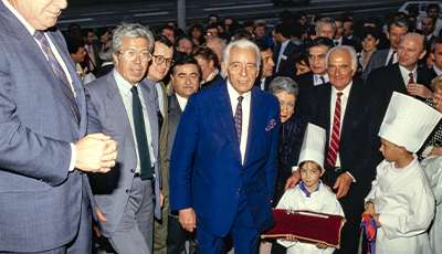Visite du Maire de Lyon, F. Collomb, à la Foire de Lyon