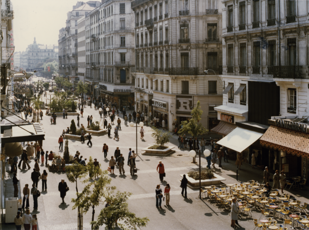 Rue de la République piétonne, septembre 1977, photographie Basset, Semaly - Archives municipales de Lyon, 38PH/191