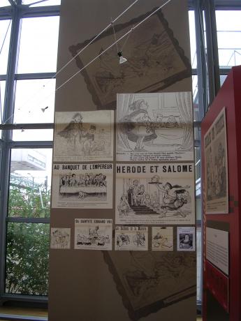 Photographie de la scénographie de l'exposition "Herriot croqué" par Gilles Bernasconi