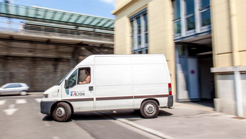 Organisation du transfert des documents par les Archives municipales de Lyon