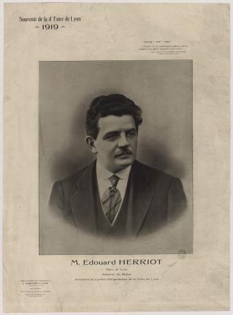 Portrait d'Edouard Herriot en souvenir de la 4e Foire de Lyon en 1919 : héliogravure NB par Bioletto (1919, cote : 16FI/678)
