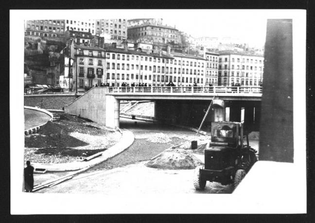 Tunnel de la Croix-Rousse, sortie est pont de Lattre-de-Tassigny : tirage photo NB (1958, cote : 1PH/5518)