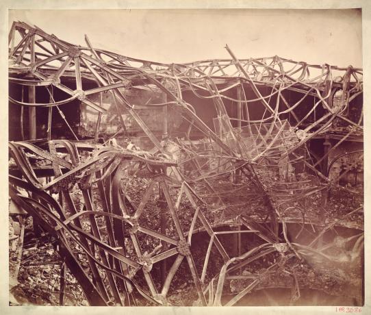 Le théâtre des Célestins après l'incendie de 1880, cliché Gabriel Jocquet (1880, cote : 1PH/9586)