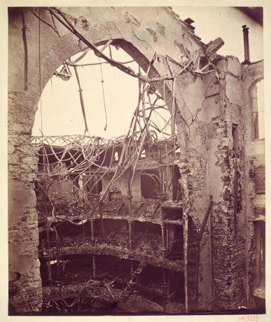 Le théâtre des Célestins après l'incendie de 1880, cliché Gabriel Joguet (1880, cote : 1PH/9593)