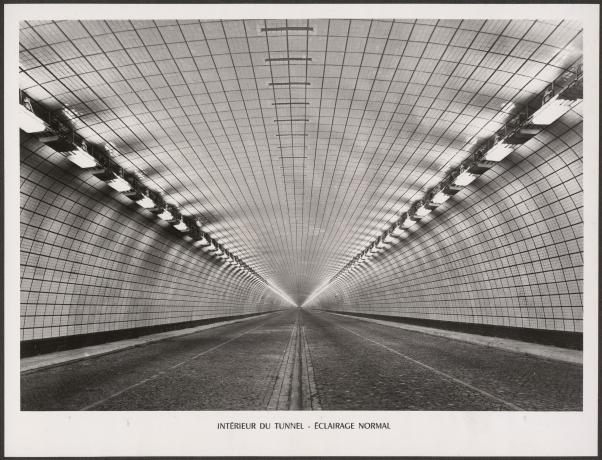Tunnel de la Croix-Rousse, éclairage normal : tirage photo NB (1940-1952, cote : 2PH/296)