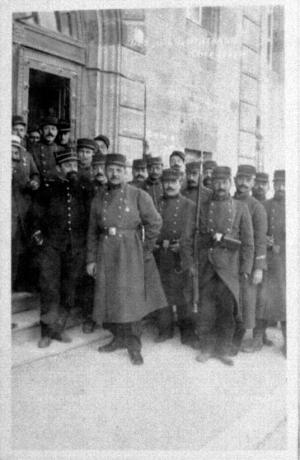 Les 9 jours d'Edouard Herriot maire de Lyon, lors de son service militaire : négatif NB par E. Pernet ou E. Poix (1909, cote : 8PH/3339)