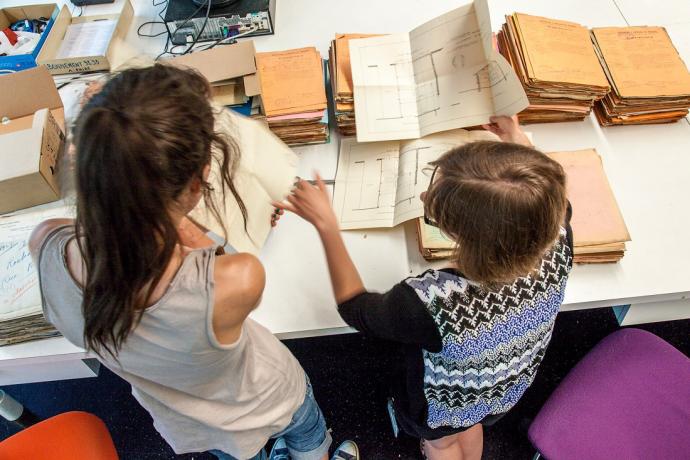Classer : l'analyse des documents avant leur classement (2013, non coté, cliché Laurent Vella)