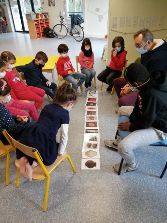 Ateliers sur l’alimentation antique avec le Service archéologique, photos Angélique Bricod