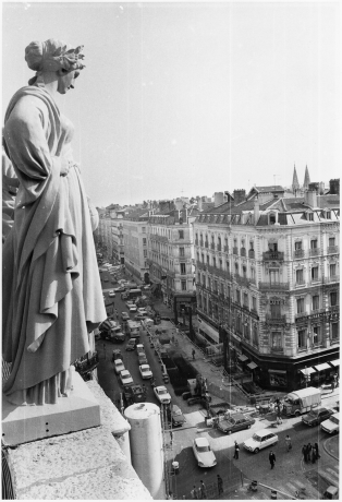 Une muse de l'Opéra : tirage photo N&B, cliché JP Tabey (1974, cote : 1PH/5595, repro commerciale interdite)