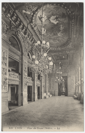 Le foyer du Grand Théâtre : carte postale noir et blanc, éd. L.L. (vers 1910, cote : 4FI/1689)