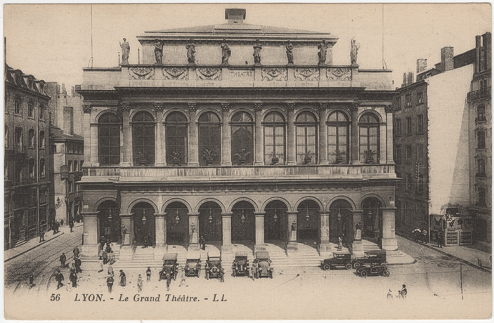 Le Grand Théâtre, façade principale : carte postale noir et blanc, cliché anonyme (vers 1910, cote : 4FI/11971)