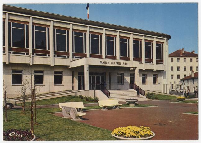 Mairie du 9e arrondissement, façade principale : carte postale couleur (vers 1960, cote : 4FI/6247)