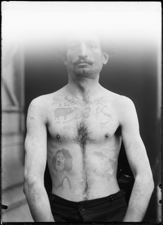 Homme tatoué - labo_police_34