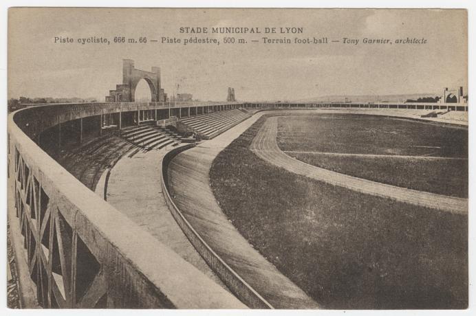 Stade municipal de Lyon (de Gerland) : carte postale NB (vers 1926, cote ; 4Fi/8)