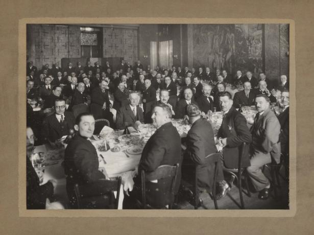 Réunion de la Société académique d'architecture : tirage photo NB (sans date, cote : 26II/1)