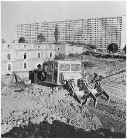 Fort de la Duchère : démolition du bâtiment central en 1963 - 1ph6586