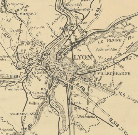 Carte des routes nationales du département du Rhône, routes dans le centre-ville de Lyon : plan imprimé (1933, cote : 2S/455/A, détail)
