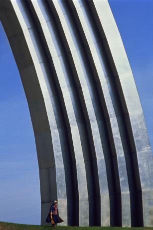 Philippe Schuller, L’Arche de l’Amitié entre les peuples, au bord du Dniepr, Kiev 1991