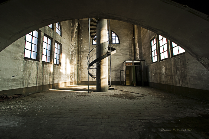 Escalier montant au dôme de l’Hôtel-Dieu, 2013, Lyon, photographie numérique