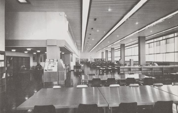 Faculté des sciences, la Doua, bibliothèque : photo. NB (1967, cote 1PH/2730/2)