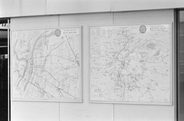 Carte du réseau métro-bus TCL : photo. NB TCL (1981, cote 38PH/100/62)