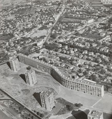 Quartier Bron-Parilly, vue aérienne : photo. NB (s.d., cote 100PH/1/117/5)