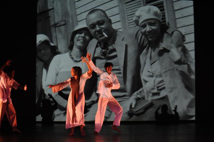 Biennale de danse 2008, 11 septembre : photo. couleur M. Chaulet (2008, non coté)