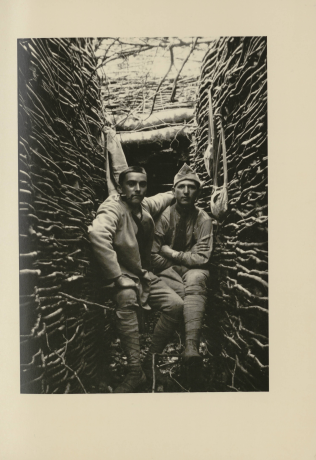 Le soldat Rossignol et un camarade à l'entrée d'un boyau - 1ii593