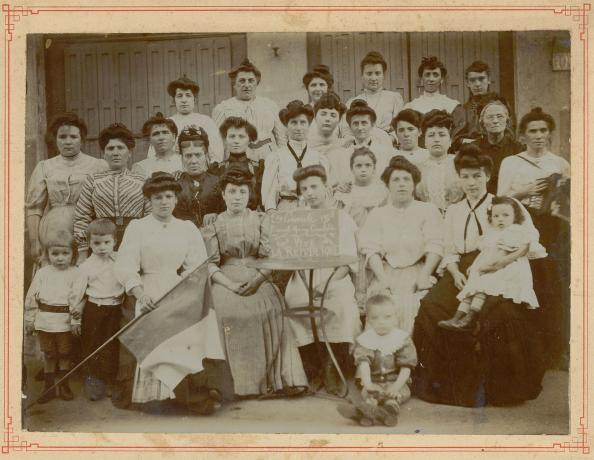 Comité républicain de femmes Bonnel Moncey Garibaldi : tirage papier NB (1908, cote 100PH/2/20)