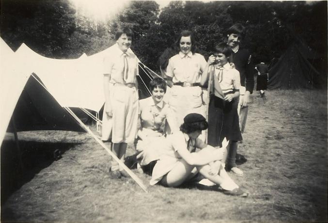 Fédération française des Éclaireuses, camp au Pays-Bas : tirage papier NB (1958, cote 331II/6)