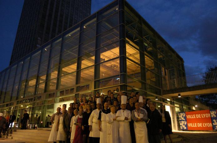 Inauguration des halles Paul-Bocuse : photo. numérique de la communication externe (5/12/2006)