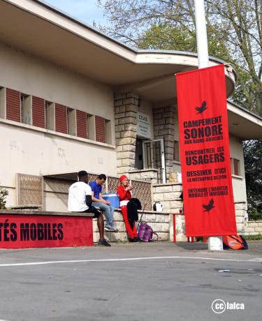 Campement sonore, recueil de témoignages des usagers des bains-douches Delessert : photo. numérique de LALCA (2019) 